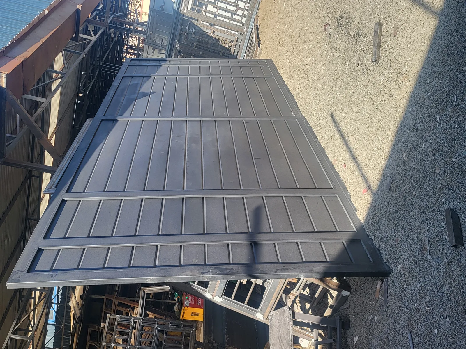 Sliding gate